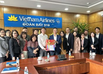 Cục trưởng Cục Hàng không thăm và chúc Tết Đoàn bay 919