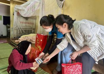 Đoàn Tiếp Viên Vietnam Airlines mang xuân yêu thương đến các bệnh nhân Bệnh Viện Da liễu Bắc Ninh