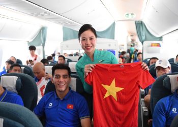 VNA tặng các cầu thủ đội tuyển bóng đá nam Việt Nam vé hạng Thương gia