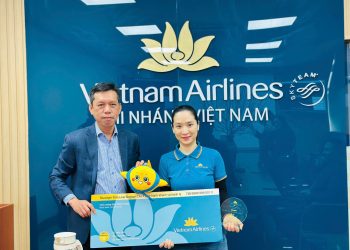 VNA trao giải cho những cá nhân xuất sắc trong chương trình Lotus Publisher