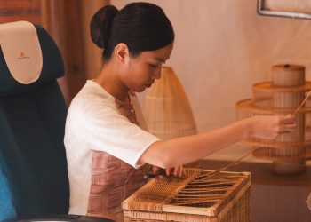 Bàn tay nghệ nhân thổi hồn vào phim an toàn bay của Vietnam Airlines