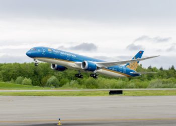 Vietnam Airlines chuyển hướng hạ cánh Đà Nẵng cấp cứu hành khách