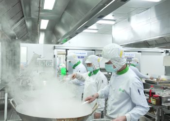 [VNA How] Món ăn Tết trên những chuyến bay của Vietnam Airlines được chế biến như thế nào?