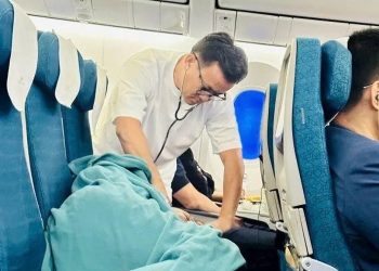 Cấp cứu thành công cho hành khách trên không