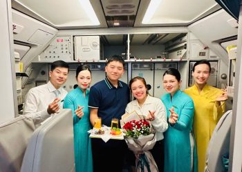 Hạnh phúc bay cao cùng Vietnam Airlines