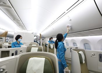 Vệ sinh máy bay – công việc tuy nhỏ mà có “võ”