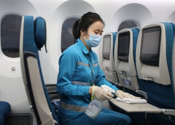 Những “cuộc đua” thầm lặng trong quy trình vệ sinh máy bay