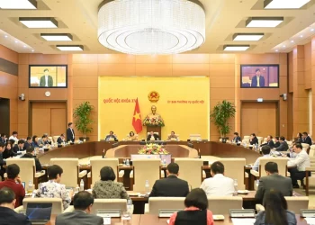 Tham mưu thực hiện tốt công tác lập pháp, giám sát và quyết định những vấn đề quan trọng