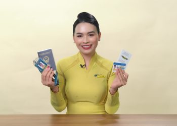 [VNA What] 10 vật dụng không thể thiếu khi đi làm của nữ tiếp viên trưởng