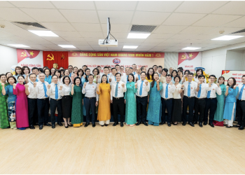 [Cuộc thi Sáng kiến Đảng] Dưới ánh sáng của Đảng – Vietnam Airlines bay cao bay xa