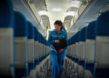 [VNA What] Cuộc đua làm sạch tàu bay, nâng tầm trải nghiệm