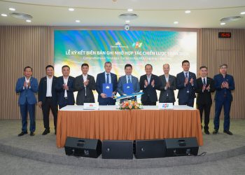 Vietnam Airlines và FPT tăng cường hợp tác chiến lược toàn diện