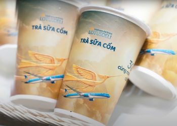 [VNA How] Tất tần tật quy trình đưa trà sữa lên tàu bay