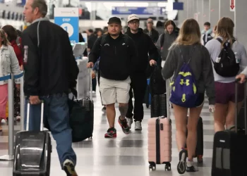 Aviation News 27/6: EU tiến gần tới lệnh cấm phí hành lý xách tay