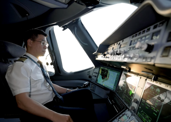 [VNA Who] Cơ trưởng Đỗ Trí Dũng và 30 năm “bay” cùng Vietnam Airlines