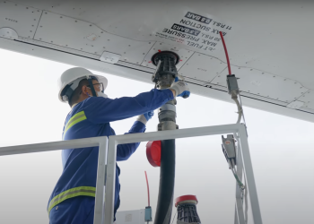 [VNA How] Sẽ như thế nào nếu máy bay chạy bằng nguyên liệu xanh SAF?