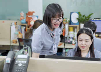 [VNA What] Khám phá công việc của nhân viên chăm sóc khách hàng Vietnam Airlines