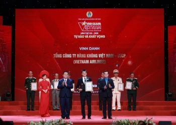 Vietnam Airlines được vinh danh tại chương trình Vinh quang Việt Nam 2025