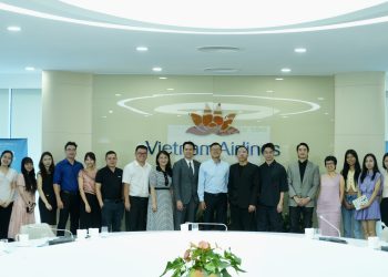 Ban Truyền thông làm việc với SpaceSpeakers về dự án thương hiệu âm thanh (sonic branding)