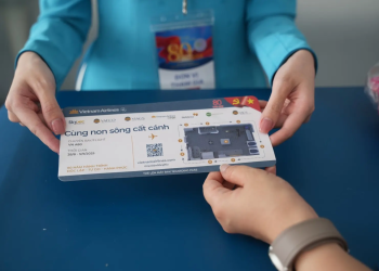 Vietnam Airlines mang cả quầy check-in “thật” đến triển lãm A80