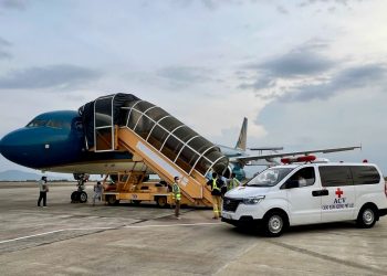 Vietnam Airlines phối hợp cấp cứu kịp thời hành khách trên chuyến bay đến Quy Nhơn
