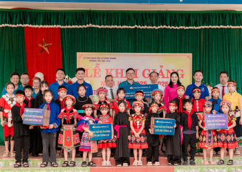 Hành trình “Thư viện xanh” của Vietnam Airlines: Chắp cánh tri thức, thắp lửa yêu thương