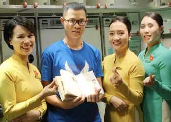 [Thư gửi người bạn Vietnam Airlines 20 năm sau] Tự hào nối dài từ khoang khách đến trái tim