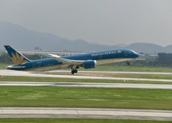 Nhiều chuyến bay bị ảnh hưởng do cơn bão Bualoi (Lần 1)