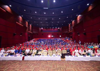 Tuổi trẻ Vietnam Airlines tổ chức sinh hoạt chính trị qua phim Mưa đỏ.