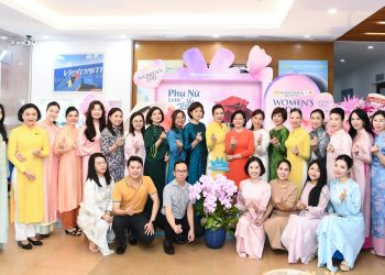 Đoàn Tiếp viên Vietnam Airlines – Rạng rỡ sắc hồng tháng Mười, tôn vinh phụ nữ bầu trời