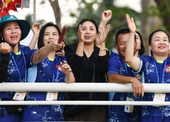 Lan tỏa tinh thần thể thao, cổ vũ hết mình cho Giải Bơi chải Thuyền rồng – Ván SUP Hà Nội mở rộng 2025