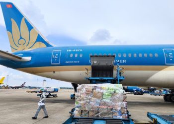 Vietnam Airlines vận chuyển miễn phí hàng hóa hỗ trợ vùng mưa lũ miền Trung