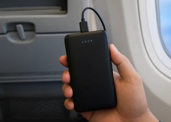 Khách Việt bay quốc tế cần lưu ý khi mang pin sạc dự phòng
