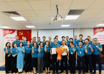 Lễ kết nạp Đảng viên mới tại Trung tâm Dịch vụ và Khai thác Sân bay (ASOC): Bồi đắp niềm tin, tiếp nối lý tưởng