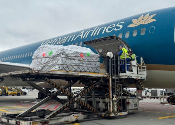 [VNA Why] 6 tấn nhạc cụ của Dàn nhạc Giao hưởng London đã được đưa đến Hà Nội như thế nào?