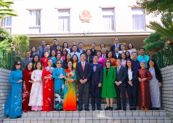 Đoàn công tác Chuyến bay HeForShe thăm Chi nhánh Nhật và làm việc tại Đại sứ quán Việt Nam tại Nhật Bản