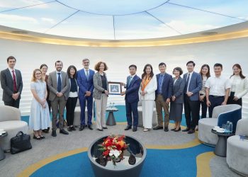 Vietnam Airlines tiếp đón Đoàn Cơ quan Kinh tế và Tổng cục Kho bạc Pháp: Tăng cường đối thoại, mở rộng cơ hội hợp tác