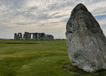 Stonehenge: Bí ẩn 5.000 năm giữa lòng nước Anh