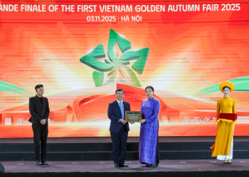 Vietnam Airlines ủng hộ 5,5 tỷ đồng hỗ trợ đồng bào vùng bão lũ