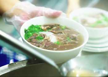 [Hôm nay ăn gì] Không khí lạnh sắp về, Sky Lounge tung thực đơn nóng hổi cho tuần mới