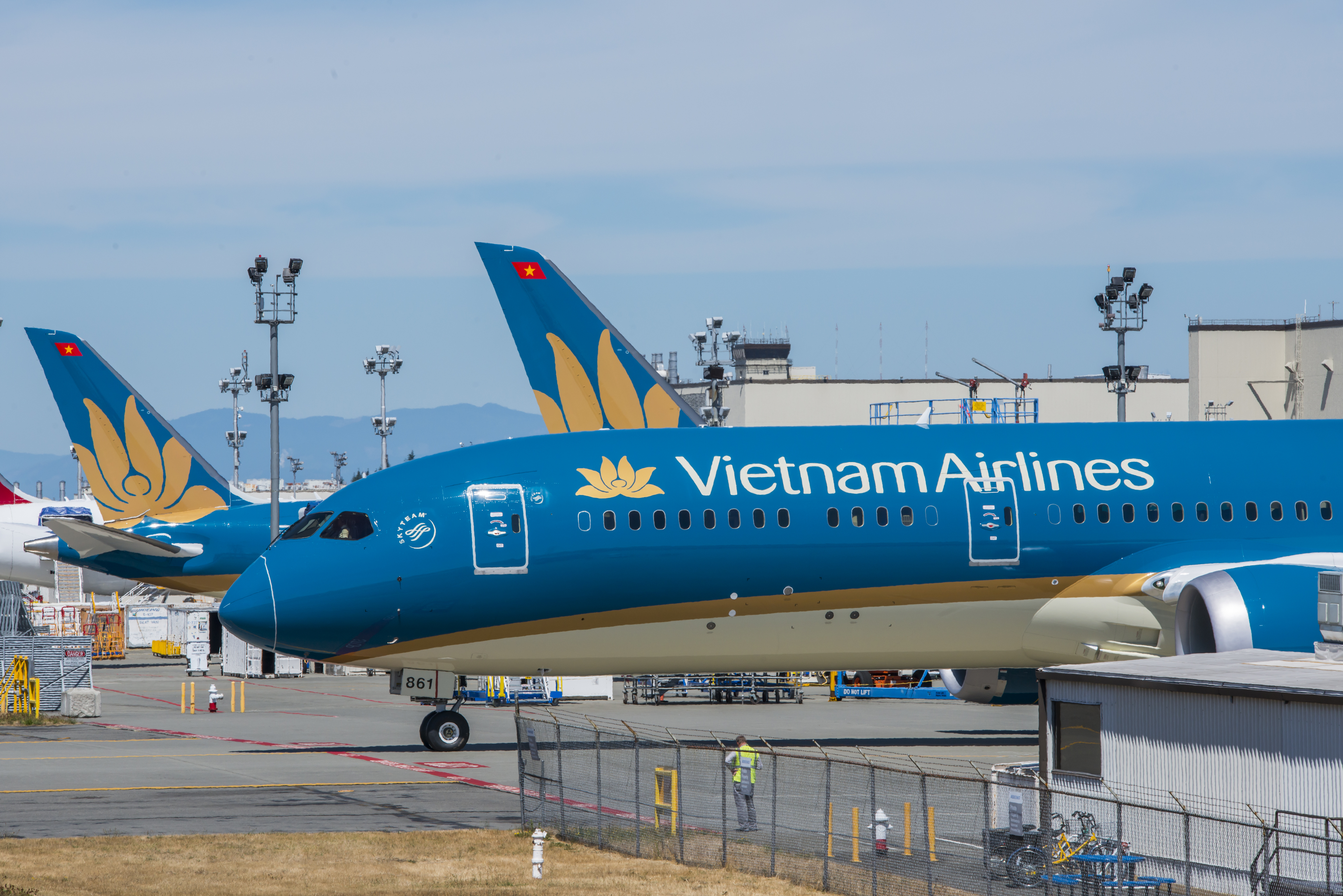 2. Vietnam Airlines đã chủ động thuê thêm nhiều máy bay, tăng năng lực vận chuyển để đáp ứng nhu cầu đi lại của hành khách