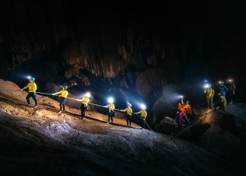 Khám phá Xuyên Sơn Hồ kỳ bí