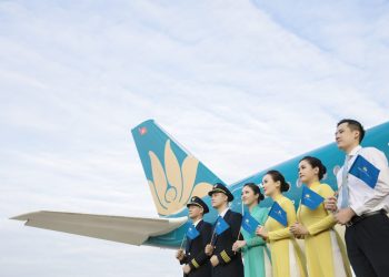 Khoảnh khắc yêu thương giữa trời Âu, dấu ấn không quên của tổ bay VNA