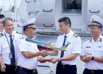 Tuổi trẻ Đoàn bay 919 hướng về biển đảo Tổ quốc