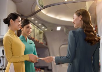 [Búa Liềm Vàng 2025] Sự gắn bó giữa Đảng với nhân dân – Vai trò cầu nối của đội ngũ tiếp viên hàng không Vietnam Airlines