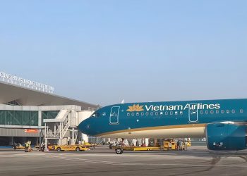 Vietnam Airlines thực hiện chuyến bay “mở màn” khi Sân bay Vinh đi vào hoạt động trở lại
