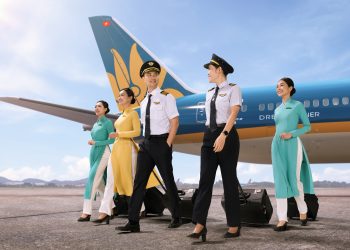 [Búa Liềm Vàng 2025] Tỏa sáng giữa bầu trời – gương Đảng viên tiêu biểu giữa đội ngũ tiếp viên hàng không