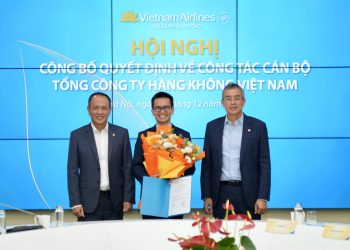 Trao quyết định bổ nhiệm đồng chí Nguyễn Quang Trung giữ chức Phó Tổng giám đốc