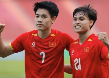 [Vietnam Plus] Cận cảnh U22 Việt Nam ngược dòng đánh bại Thái Lan giành HCV SEA Games 33