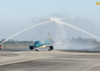 Vietnam Airlines chính thức đón những hành khách đầu tiên năm mới 2026